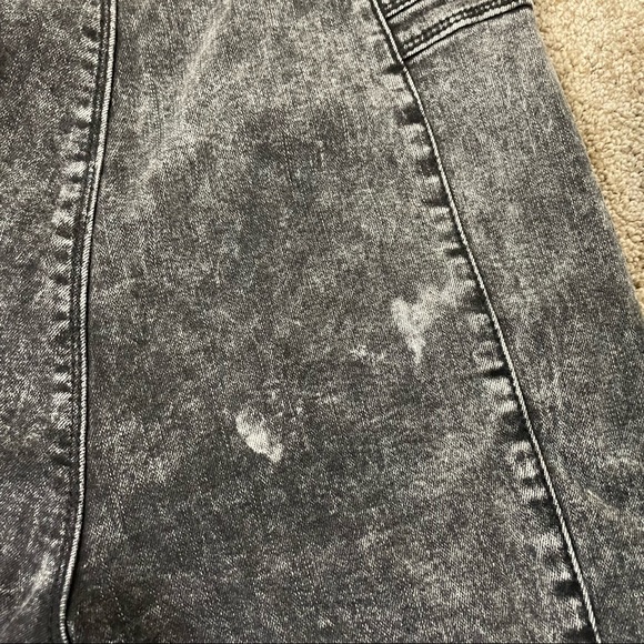 ❤️❤️Secrets with Love Super High Narrow waisted jeans acid wash size 29. - Picture 13 of 16